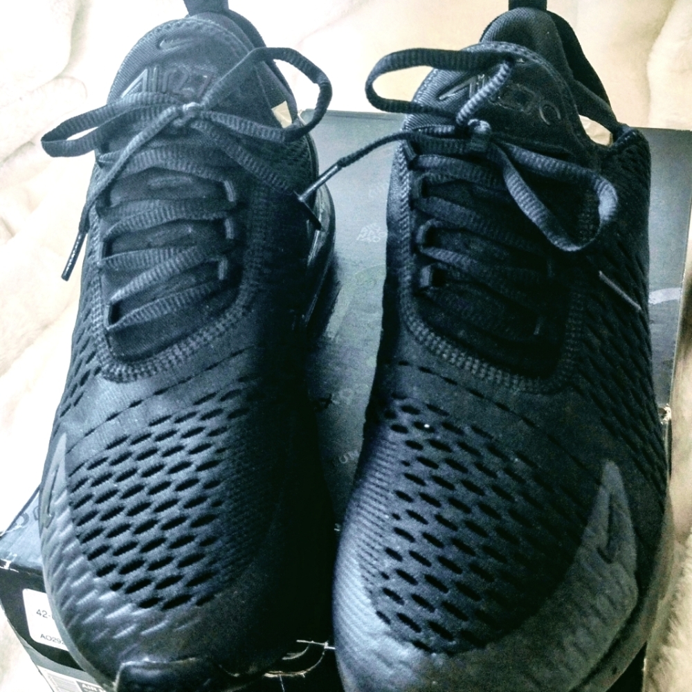 Nike Air Max 720 Black-on-Black Stylish And Comfortable Unisex Sneakers!